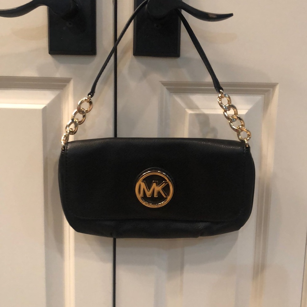 Brand new Michael kors purse. Never used